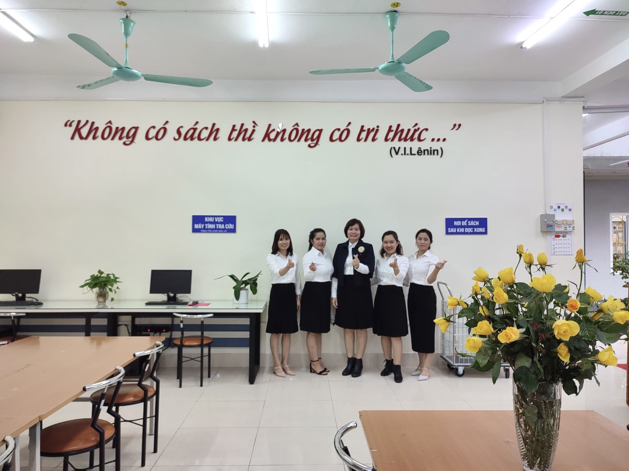 thu vien uneti hop tac cung hien dai